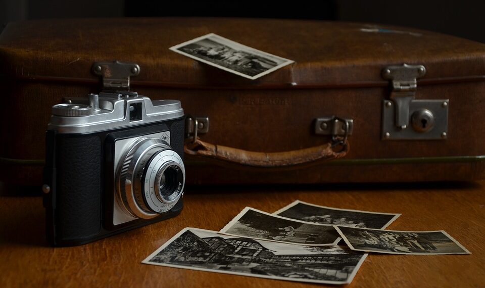 Stay Connected and Capture Perfect Moments: The Top Compact Cameras with WiFi