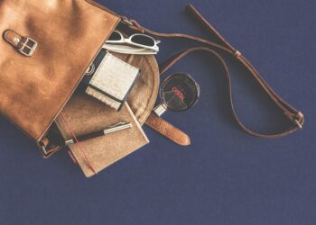 From Convenience to Safety: How Smart Wallets are Empowering Women