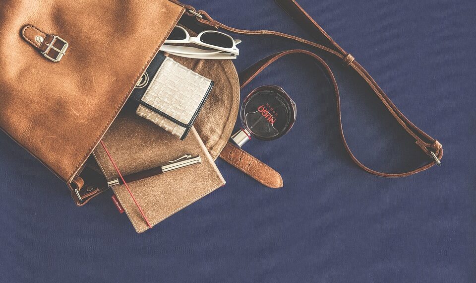 From Convenience to Safety: How Smart Wallets are Empowering Women