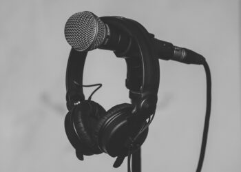 Bass Bliss: Discover the Headphones that Bring Your Bass Guitar to Life