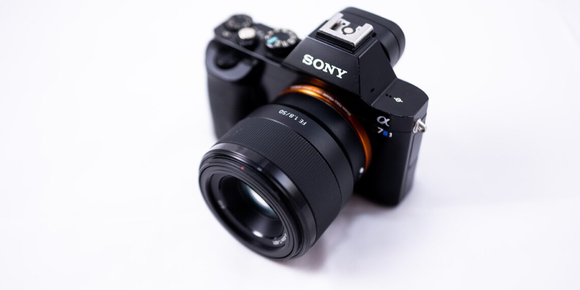 Cutting-Edge Connectivity: The Top Compact Cameras for Instant Wireless Sharing