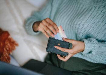 The Must-Have Accessory: Why Every Woman Needs a Smart Wallet