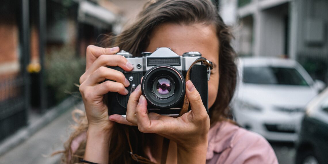 Effortless Transfer and Sharing: Explore the Best Digital Cameras with Built-in WiFi