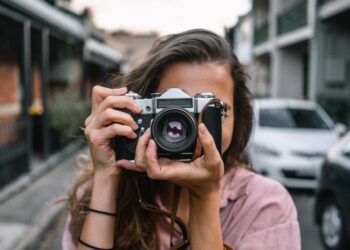 Effortless Transfer and Sharing: Explore the Best Digital Cameras with Built-in WiFi